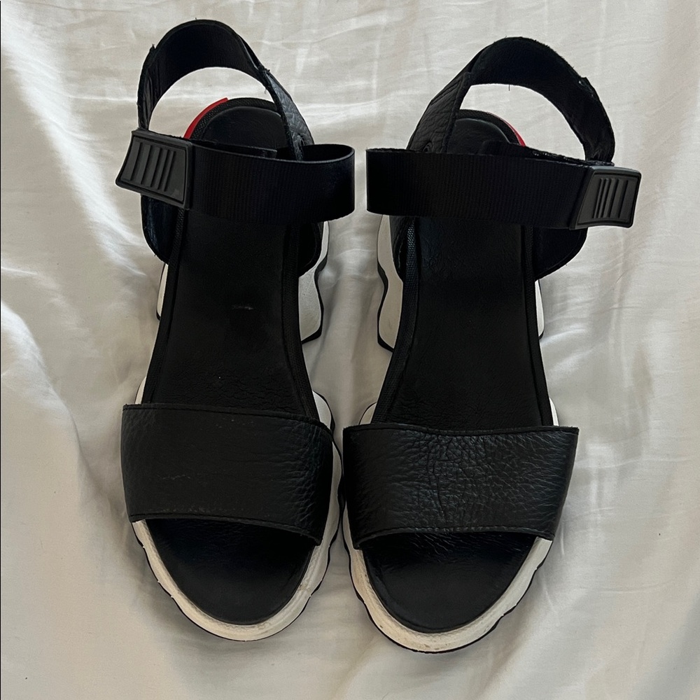 Sorel Kinetic Sandals